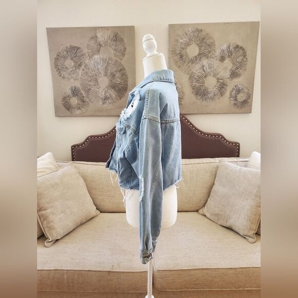 Forever 21 Cropped Distressed Frayed Denim Jacket Sz Med - Picture 6 of 11